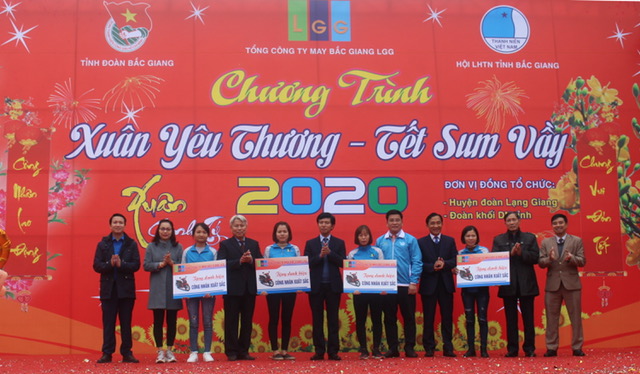 Bắc Giang: Ấm áp Chương trình “Xuân yêu thương - Tết sum vầy” năm 2020